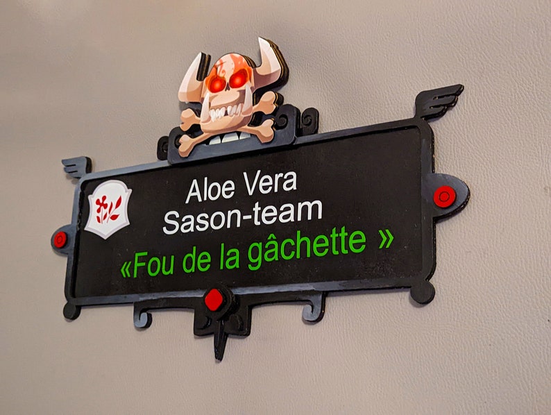 Personalized Dofus ornament in handcrafted wood image 4