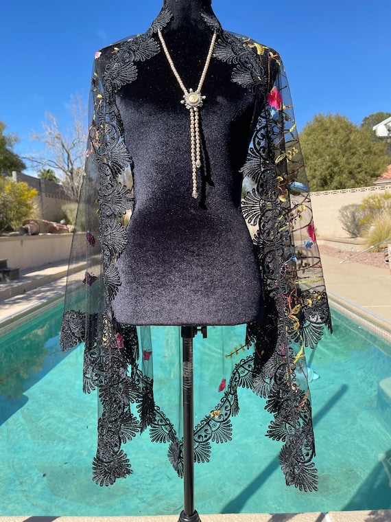 Embroidered Lace Tulle Shawl: Handmade Evening Shoulder Wrap