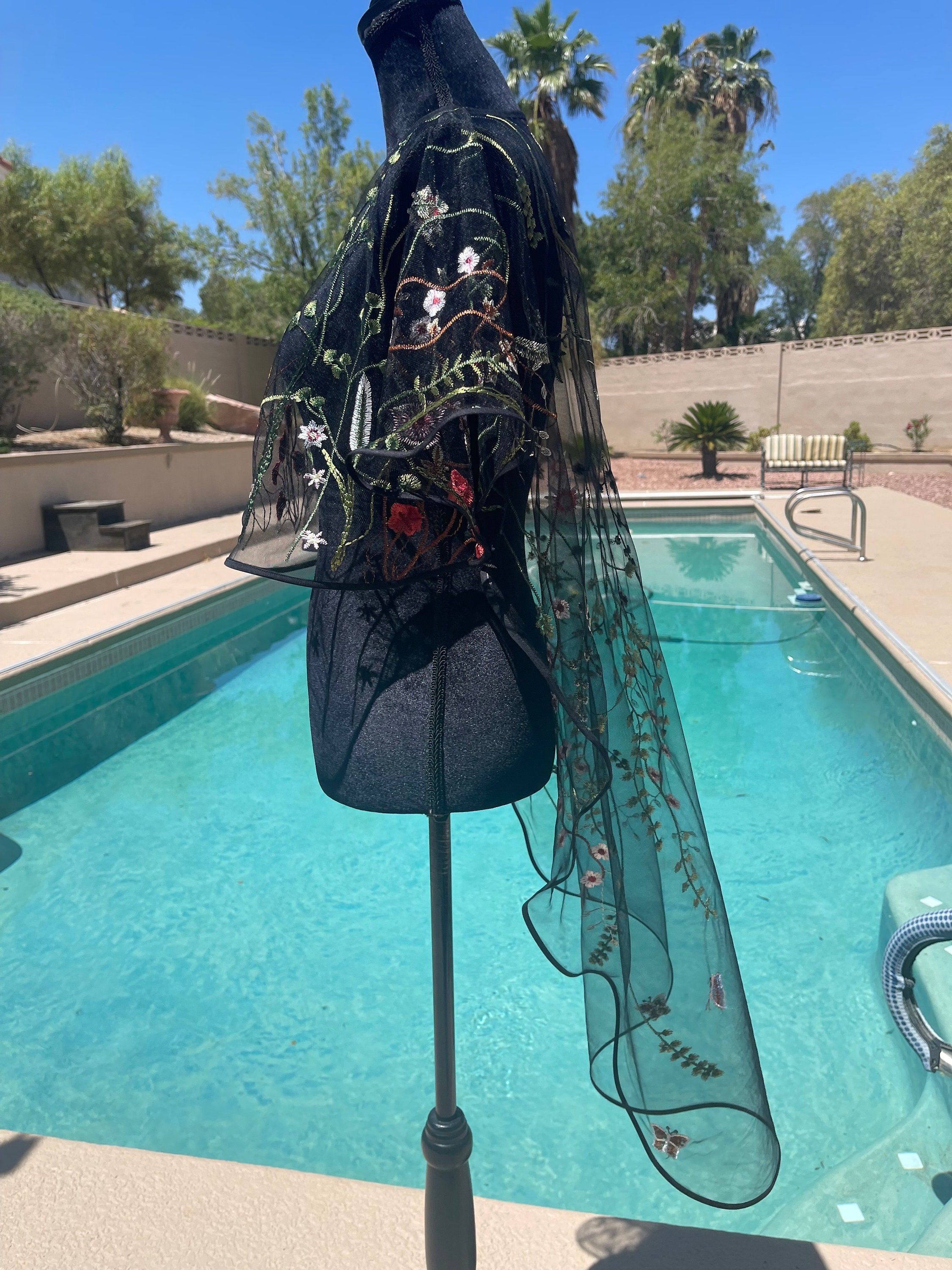 Designer Wedding Capelet Elegant Cape Cover up Embroidered Tulle Floral Bolero Shawl for Dress