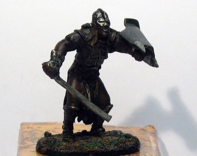 Lord of the Rings Uruk Hai Warrior MAGNET Attached Sword Collectible ...