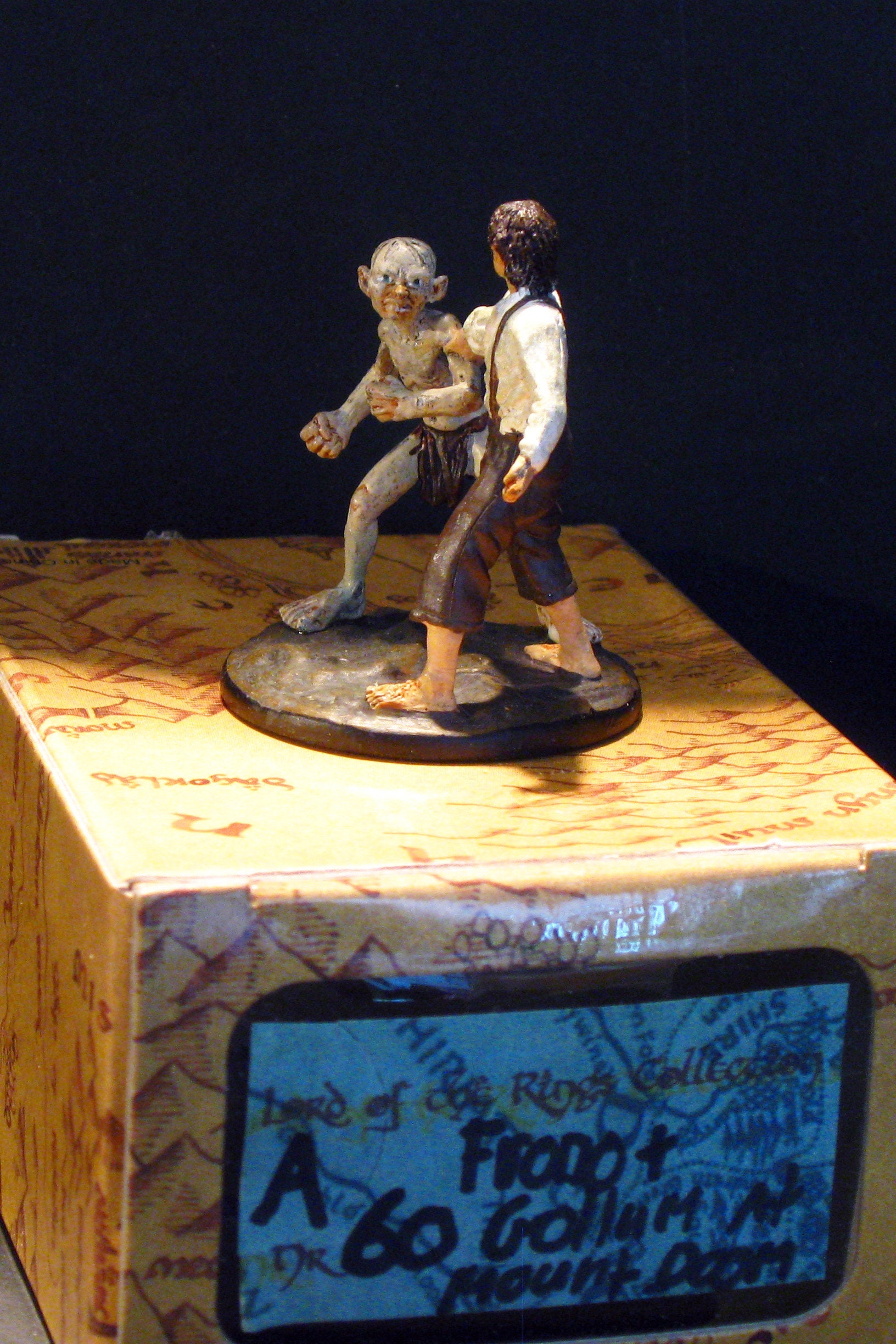 Lord of the Rings Frodo and Gollum at Mount Doom Collectible Miniature ...