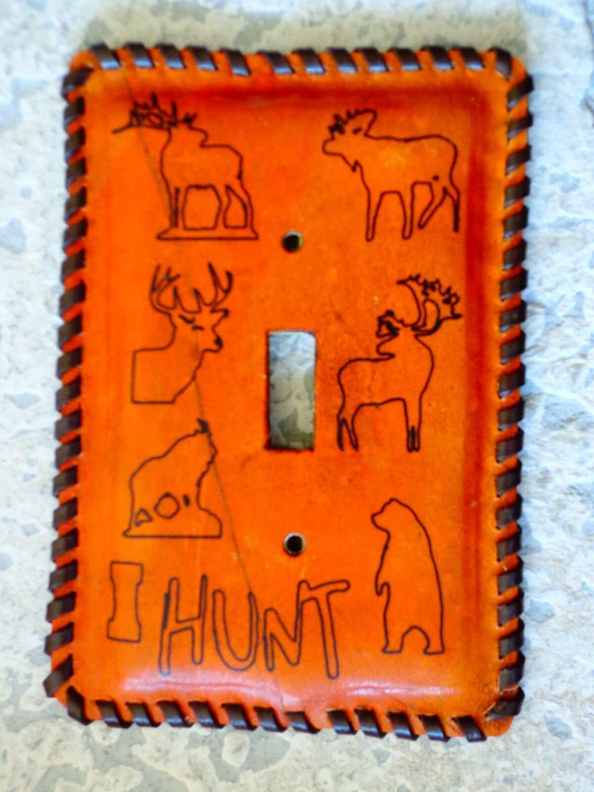 I Hunt-elk, Moose, Caribou, Deer, Bear-cabin / Lodge-leather Light