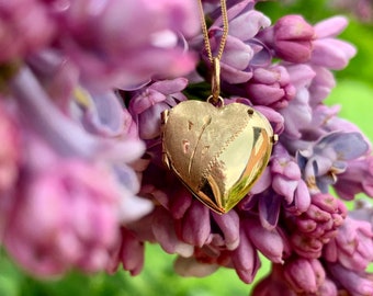 Vintage (1989) 9ct gold heart locket and chain