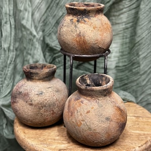 Vintage small vessel with stand