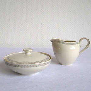 Milk and sugar garnish