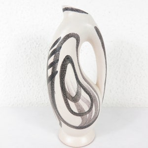 50 handle vase