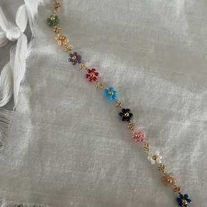 Taylor-inspirerat blommigt armband | Eras | delikat | rostfritt stål i guld och silver | anpassningsbart | lilacflowersshop