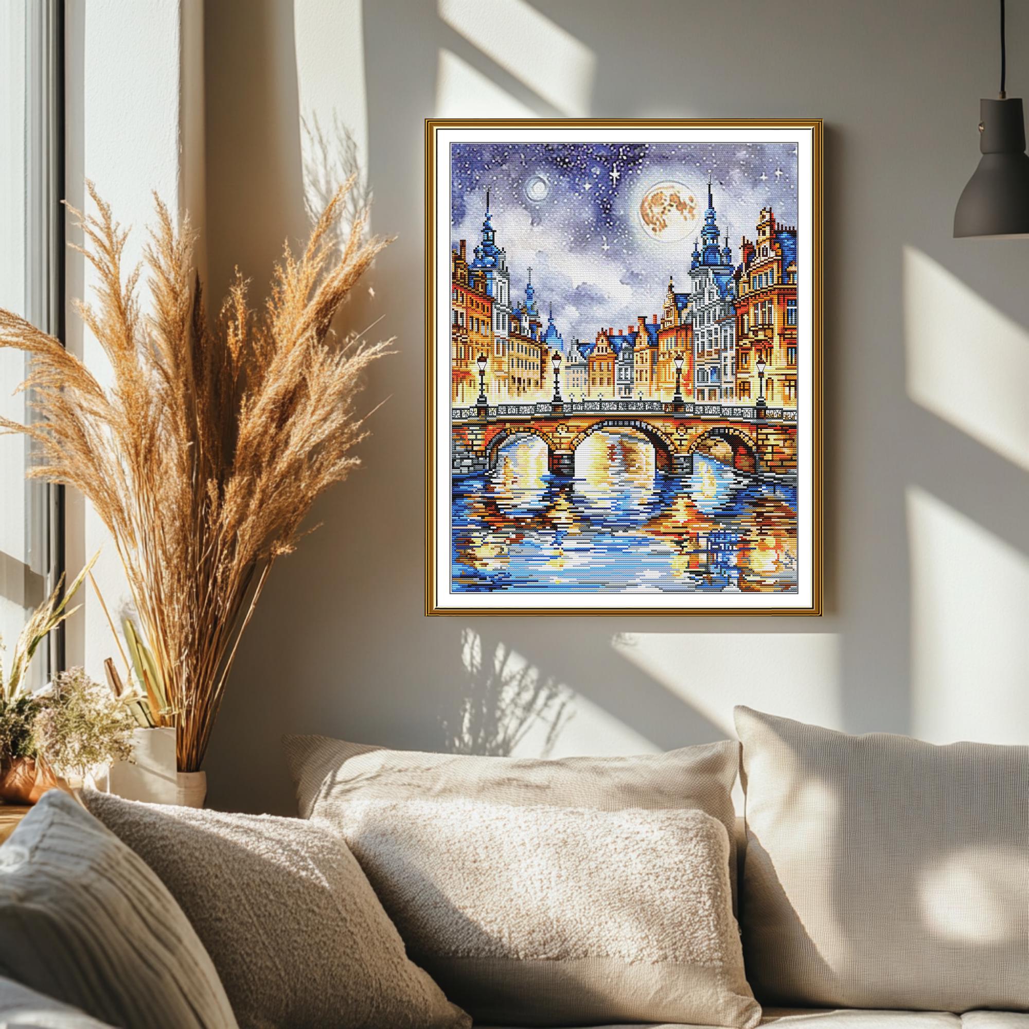 【完成品・額装済】クロスステッチ ヨーロッパの街並みと黒猫 風景画 街の灯りクロスステッチキット | ヨーロッパの街並み刺繍 - Etsy 日本