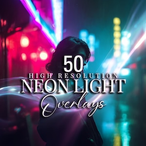 Puede incluir: Una colección digital de 50 superposiciones de luces de neón de alta resolución con rayas brillantes en rosa y cian sobre un fondo urbano oscuro y borroso con el texto 50 HIGH RESOLUTION NEON LIGHT Overlays centrado.