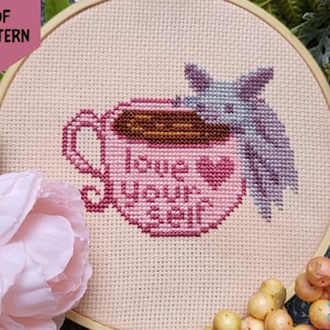 Patrón punto de cruz murciélago, murciélago y café, punto de cruz café, amante del té café, ámate a ti mismo, date un capricho, descarga instantánea pdf