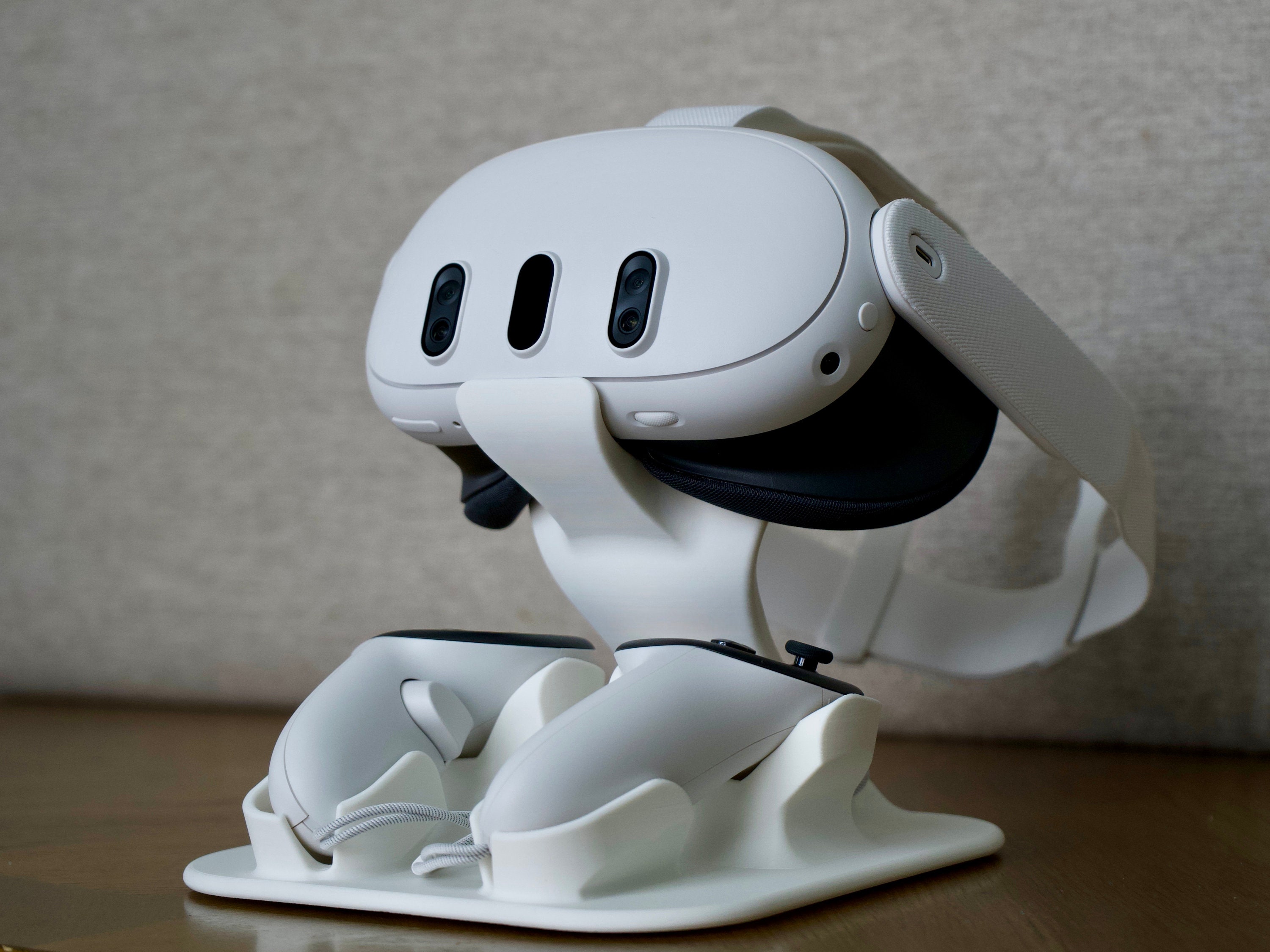 Quest 3 ディスプレイドック: ヘッドセットとコントローラーをカスタム