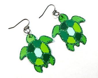 Pendientes de tortuga verde: cuero vegano, hipoalergénicos, regalo para amantes de la naturaleza.