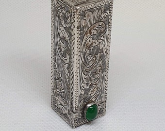Vintage lipstick case in silver, with mirror and green stone, engraved Italy 800 etc.