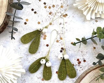 Mistletoe Embroidery Kit, Beginner Felt Christmas Decoration