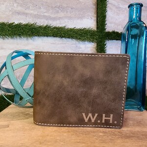 Cartera de cuero sintético con inicial de oro rústico personalizada