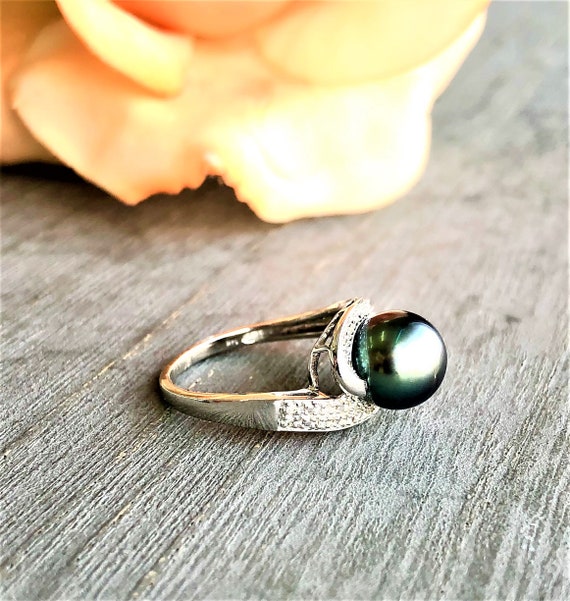 14KT White Gold Tahitian Pearl and Diamond Ring - image 2