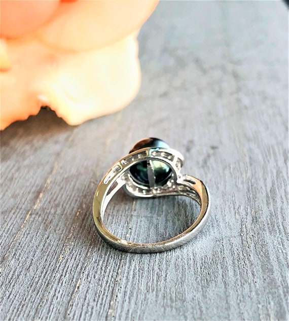 14KT White Gold Tahitian Pearl and Diamond Ring - image 3