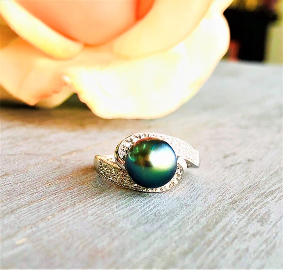 14KT White Gold Tahitian Pearl and Diamond Ring - image 1