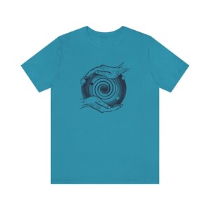 Universe In Hands Tshirt Bild 2