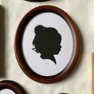 Oval Picture Frame - Classic Wooden Frame with Stained Finish - Premium Oval Wall Mounting Frame