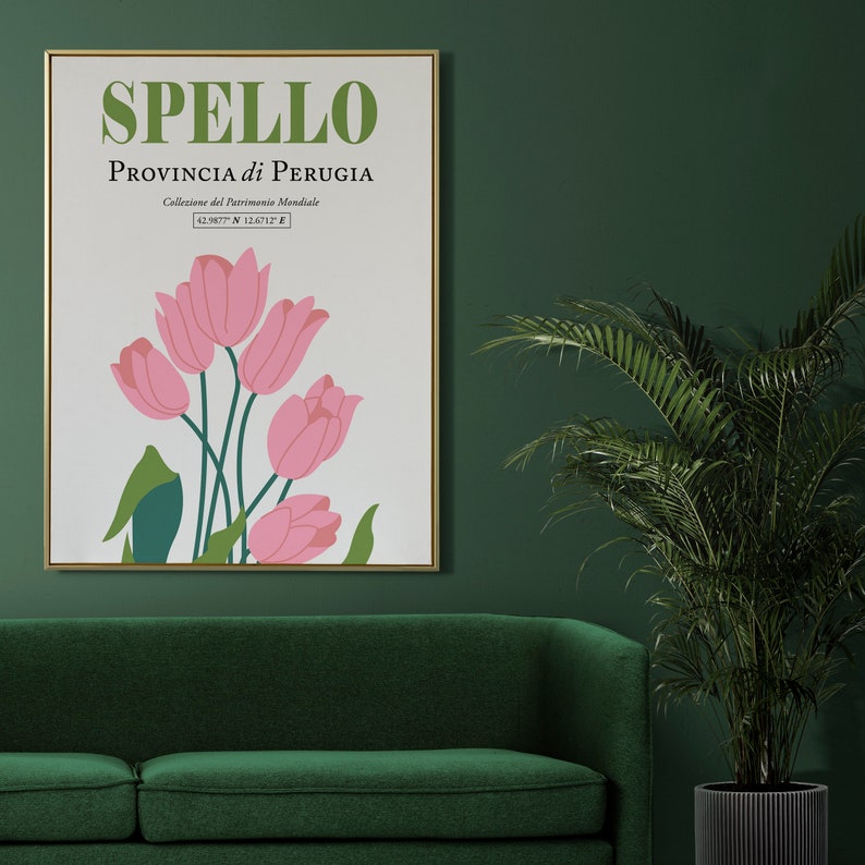 Może przedstawiać: Biały plakat w złotej ramie przedstawiający grafikę z r&oacute;żowymi tulipanami i zielonymi liśćmi. Plakat zawiera tekst "SPELLO PROVINCIA di PERUGIA" i "Collezione del Patrimonio Mondiale 43.0877&deg; N 12.6712&deg; E".