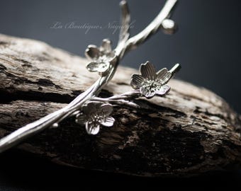 Haarnadel mit blühendem Zweig – Haarschmuck – Hochzeitsschmuck – Geschenk für Sie – Silberne Haarnadel – Trendiger Schmuck – Blumen