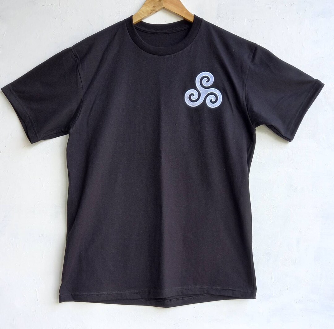 Embroidered Triskele, Triskelion T-shirt - Etsy