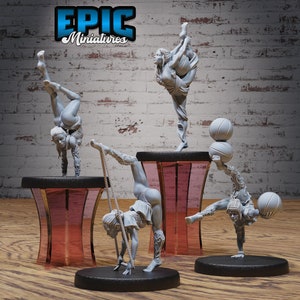Fantasy Carnival Elf Contortionist Acrobat - Epic Miniatures | Dungeons & Dragons | Pathfinder | Tabletop