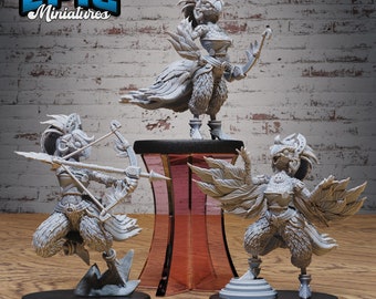 Op de afbeelding: Drie grijs geverfde miniatuurfiguurtjes van vogelachtige wezens met gevederde vleugels en die bogen en pijlen vasthouden. De figuurtjes staan op ronde bases. De tekst "EPIC Miniatures" is zichtbaar in de linkerbovenhoek van de afbeelding.