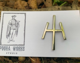 Teresa of the Faint Smile | Hard Enamel Pin | Claymore Anime and Manga