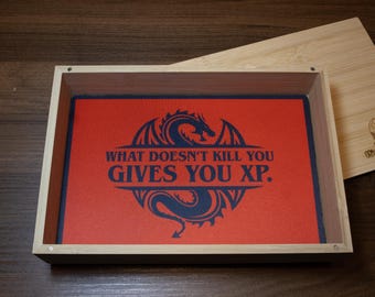 Bambu tärningsbricka med magnetiskt lock - Det som inte dödar dig