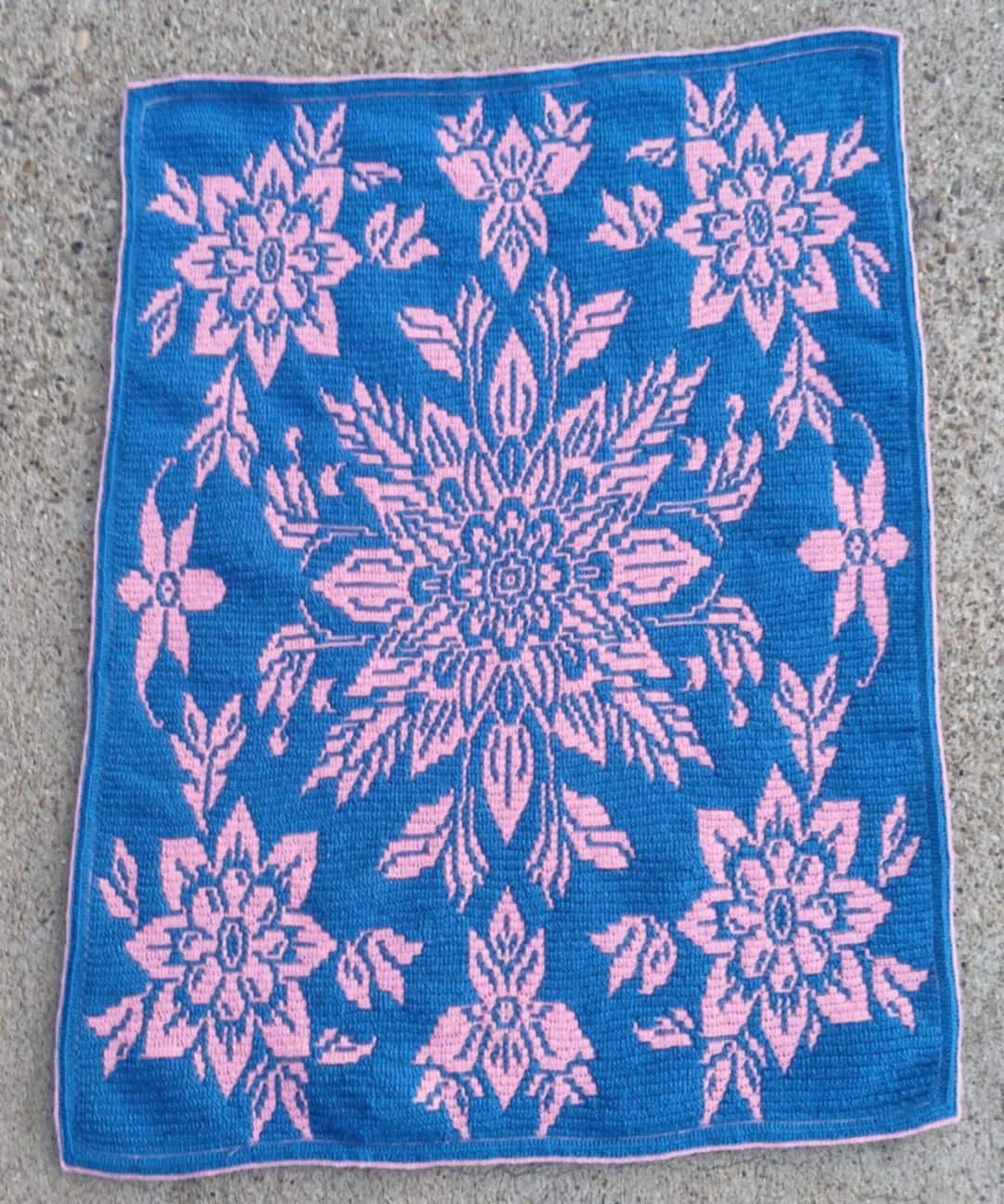 na 様用　　See×meダルメシアン柄♡バッククロスメロー Nordic Bloom Overlay Mosaic Crochet Floral Blanket Pattern - Etsy