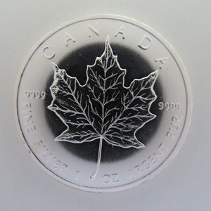 2010 Canada - Maple Leaf - 5 Dollars - 1 oz Silver Coin