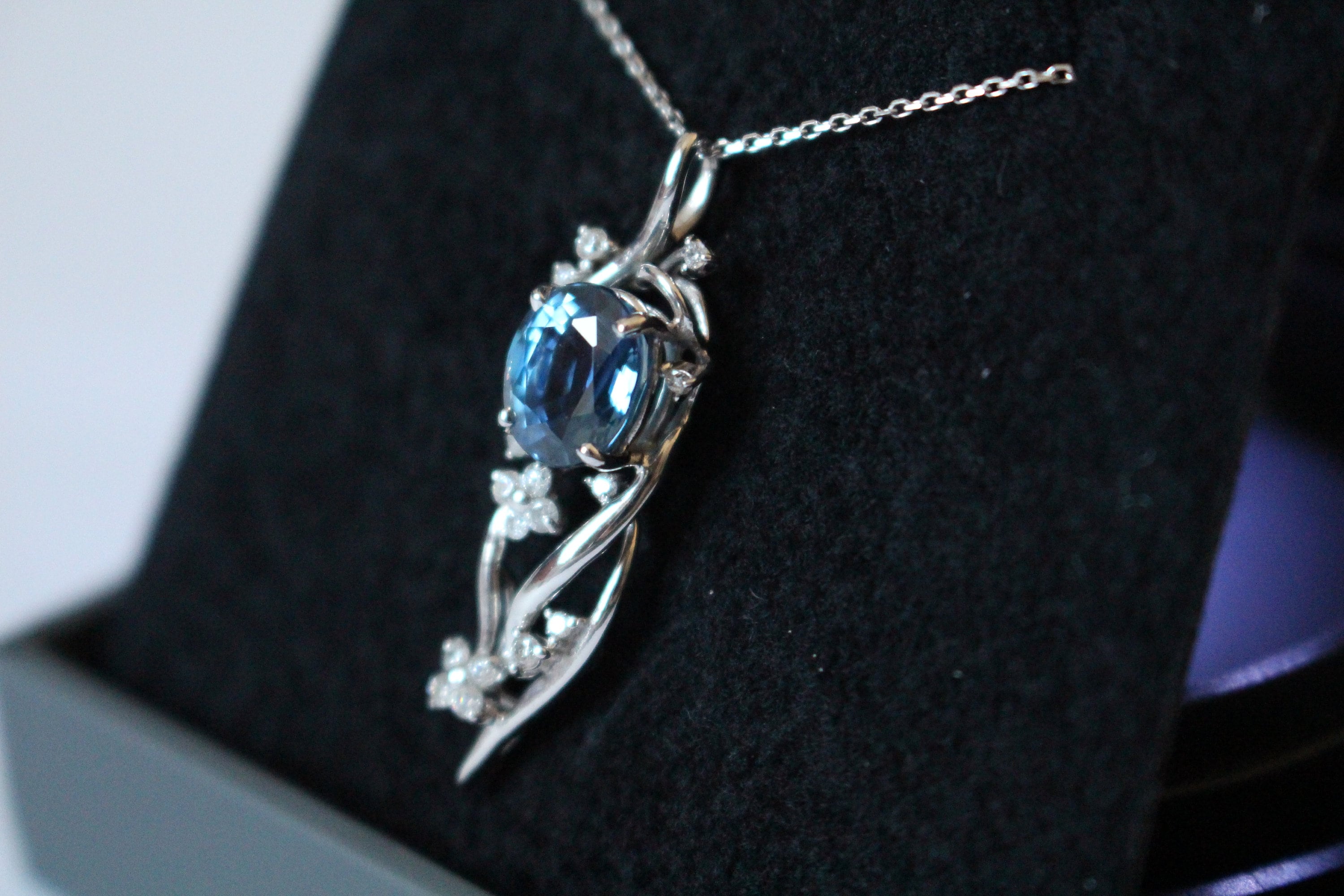 White Gold 291.17 Ct. Blue Sapphire & White Diamond Necklace Jewelry