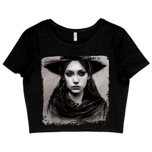 Witch Wearing Hat Women&#39;s Cropped T-Shirt - Black And White Art Crop Top - Drawing Crop Tee Shirt