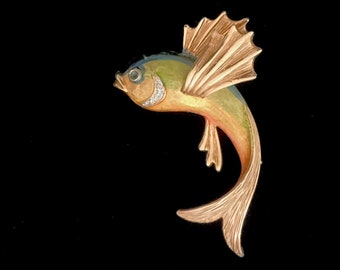 Mandle Fish Pin