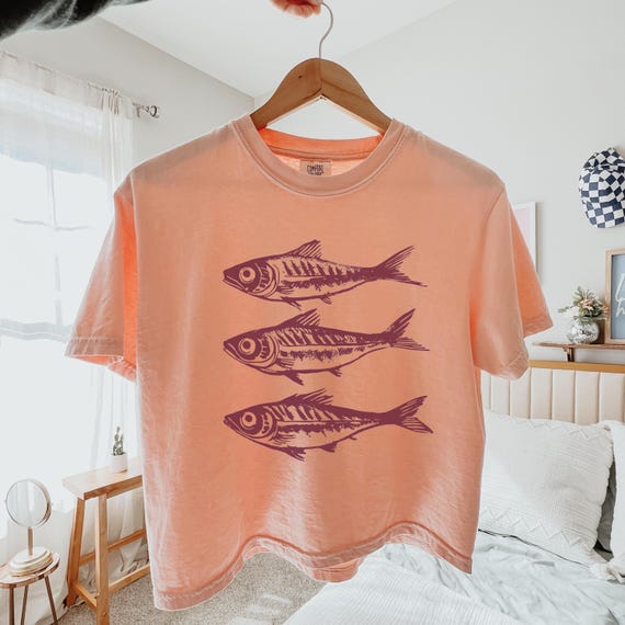 Sardine Fish Shirt: Coastal Nautical Retro Cropped Tee