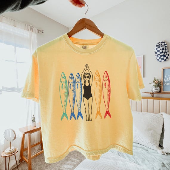 Graphic Tee Sardine Shirt Comfort Colors Cropped Tshirt Fisherman Aesthetic Coastal Crop Top Tinned Fish Shirt Ocean Inspired Nautical Style
