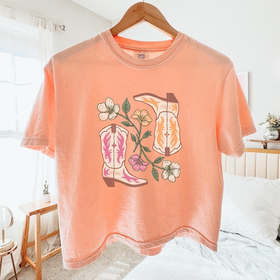 Western Comfort Colors® Cropped Shirt Cowgirl Boots Floral Graphic Tee Boho Western Boxy Crop Summer Boxy Tshirt Western Aesthetic
