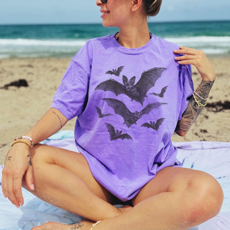 Bat Shirt Comfort Colors® Halloween Shirt Goblincore Shirt Bat Tshirt Witchy Shirt Spooky Shirt Vintage Gothic Vampire Bats Tee Violet
