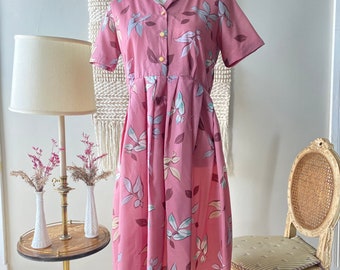 Vintage 70s Classy Pink Floral Retro Quirky Twee Femme Short Sleeve Collared Midi Shirtdress S