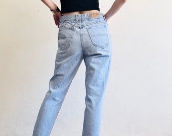 Vintage RIDERS Mom Jeans, 30 Waist, 90s Medium Wash High Rise Tapered Relaxed