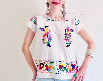 Vintage Mexican Embroidered Blouse, Size Small, White Colorful Bird Oaxacan Huipil Ethnic Boho Puebla Peacock Cotton Short Sleeve