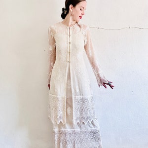 SUE WONG Wedding Dress Set, Size Small, 90s Vintage Crochet Boho Hippie Ivory White Boho Lace Floral Mesh Sheath Duster Jacket Set