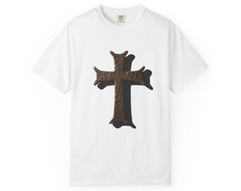Camiseta rústica con cruz / Salmo 28:7 Tipografía en la espalda