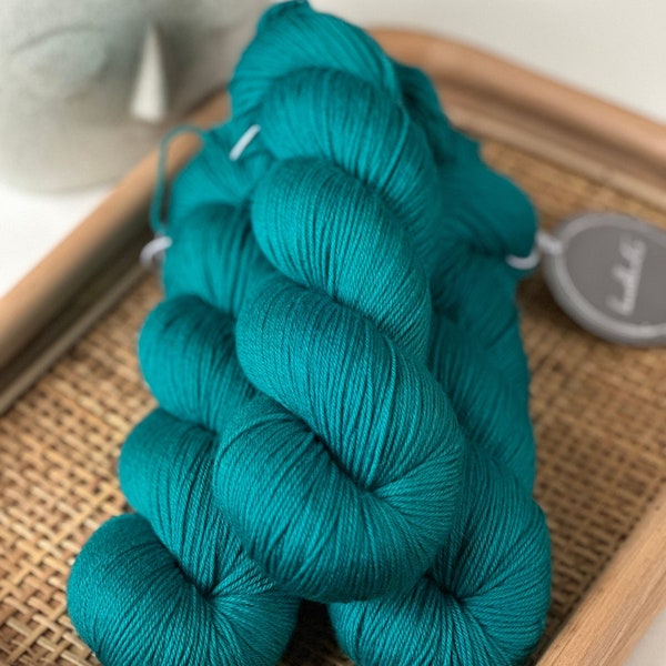 SuperSock | Deep Sea | Hand-dyed 85/15 Superwash Merino & Nylon Sock Yarn | Fingering Weight Yarn | 400m/100g | 1 Skein