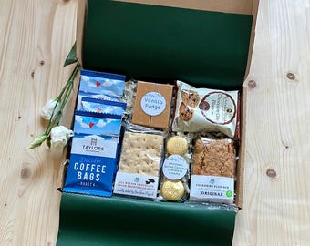 A Little Decaf Coffee Lovers Letterbox Gift Hamper | Decaf Coffee | Biscuits | Treat Box | Cake | For Him | Her | Birthday | Get Well | Gift