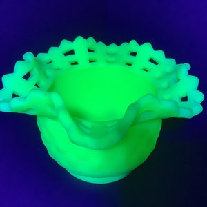 Fenton Satin Lime Green Uranium Basketweave Lattice Edge Bowl