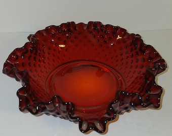 Rubinrote Hobnail Fenton Candy Dish aus Glas mit gekräuseltem Rand, Bon Bon Dish, Brides Bowl