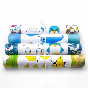 Peut inclure: Cinq rouleaux de papier color&eacute;s avec des instructions d'origami pour faire un pingouin, un poisson et une baleine. Chaque rouleau a un fond &agrave; motifs diff&eacute;rent.